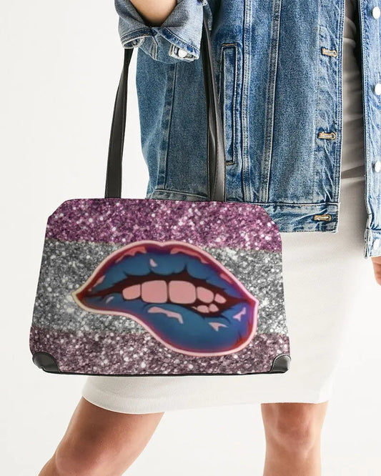 Shoulder pop art